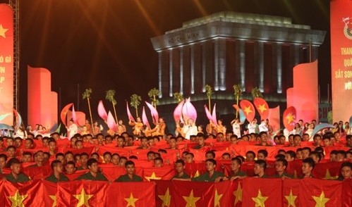 Zahlreiche Aktivitäten zum Jahrestag der Augustrevolution und zum Nationalfeiertag